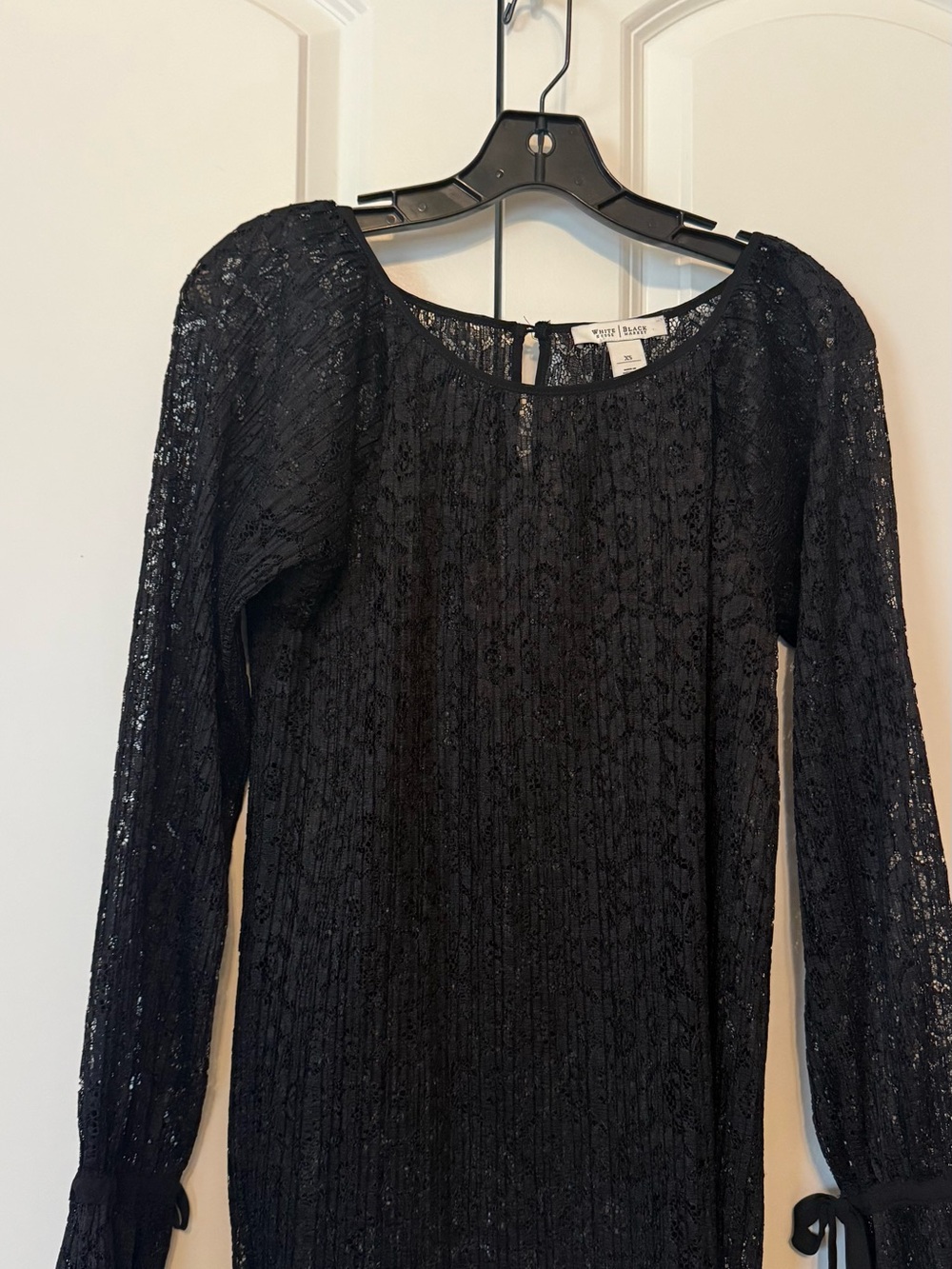 White House Black Market Black Lace Scoop-Neck Long-Sleeve Top